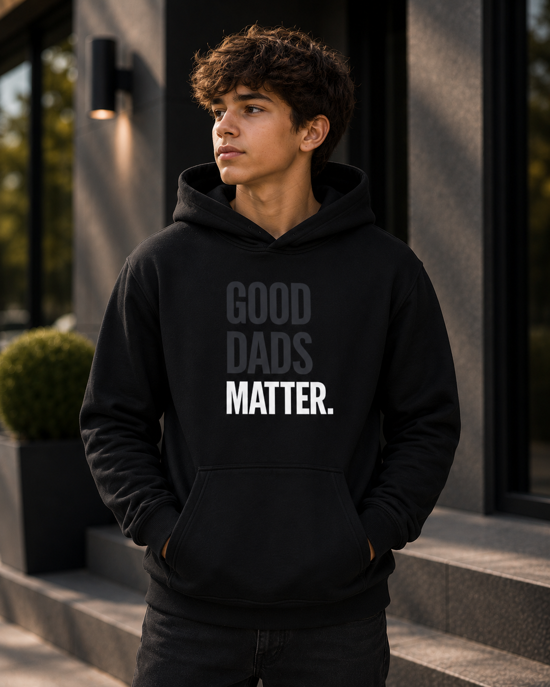 Good Dads Matter. Black and White Youth Hoodie